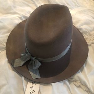 BNWT lack of color gray wide brim hat